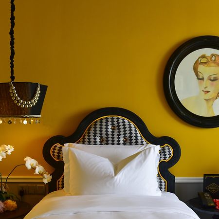 فندق دو لا كوبول - إم جاليري سابا المظهر الخارجي الصورة A guest room at the Hotel George V