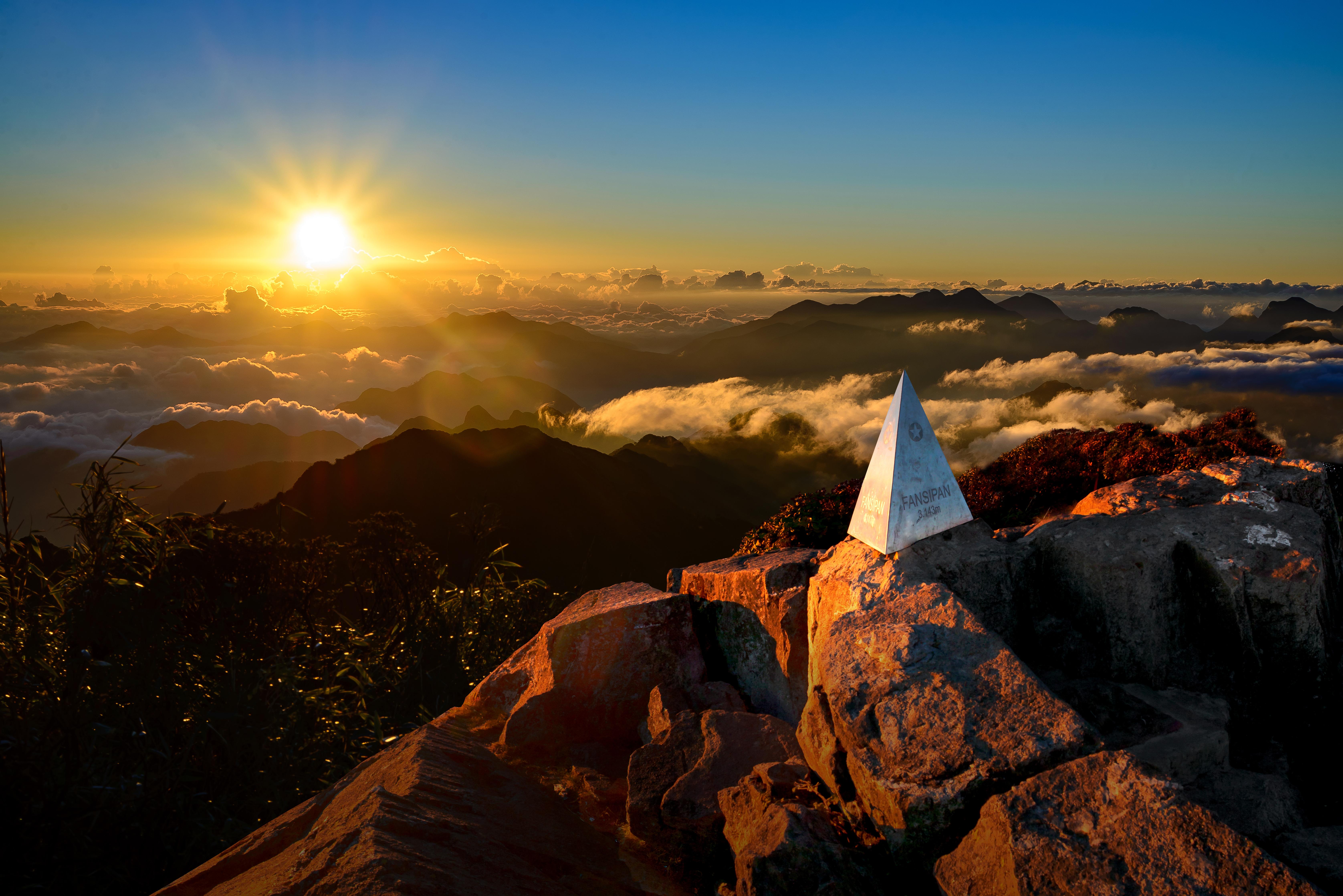 فندق دو لا كوبول - إم جاليري سابا المظهر الخارجي الصورة The summit of Mount Si