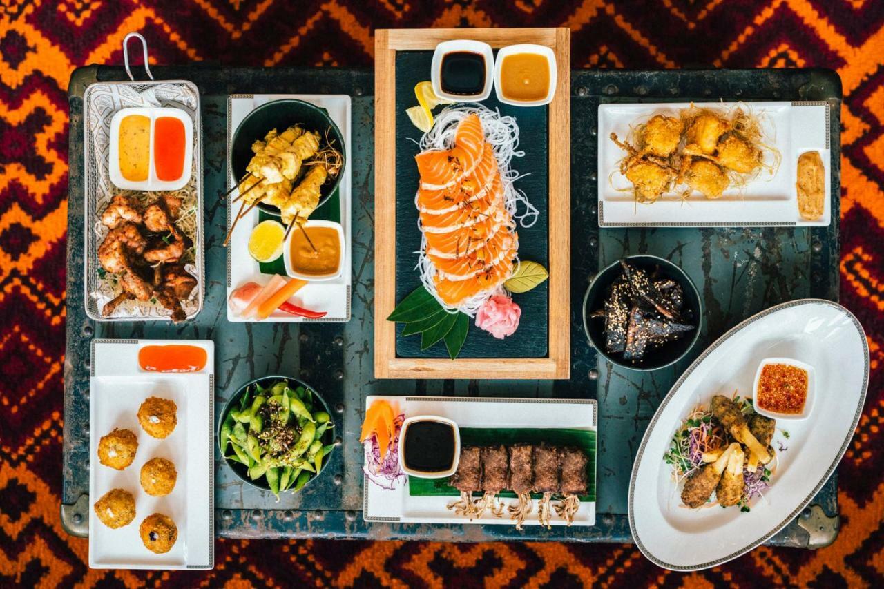 فندق دو لا كوبول - إم جاليري سابا المظهر الخارجي الصورة A selection of Thai cuisine